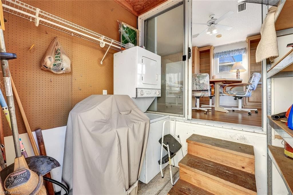 10827 Little Heron CIR, ESTERO FL 33928-3