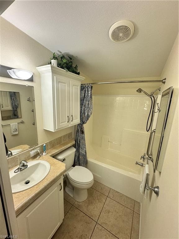 1514 Diamond Lake CIR, NAPLES FL 34114-12