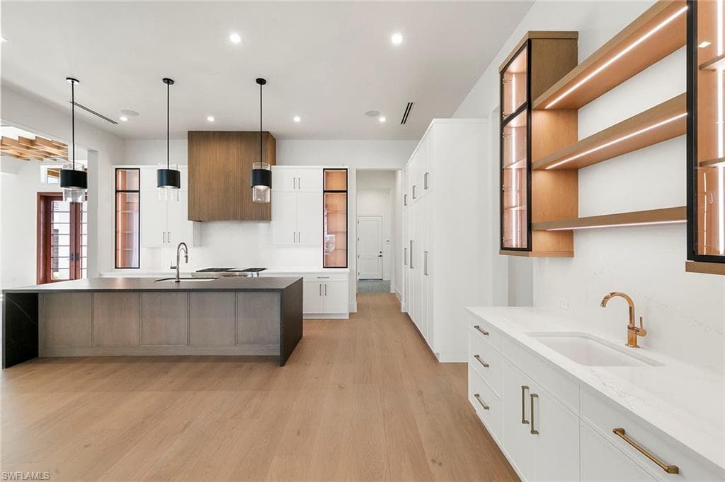 2309 Anthony CT-8