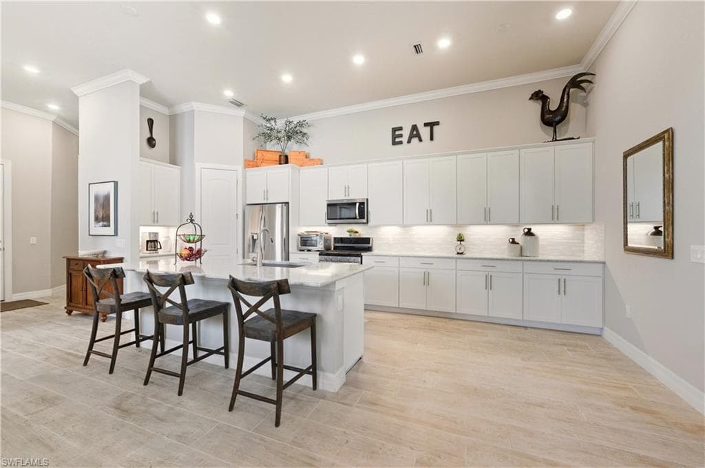 7253 Wilton DR, NAPLES FL 34109-15