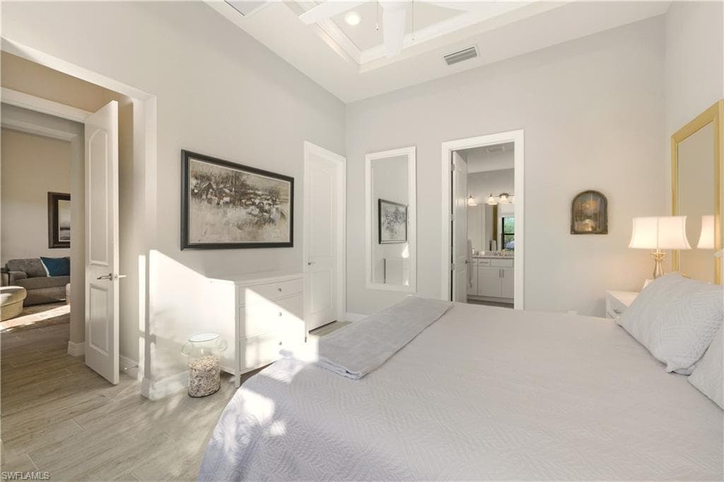 7253 Wilton DR, NAPLES FL 34109-28