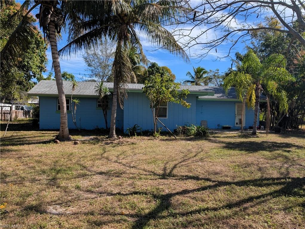 2416 Andrew DR, NAPLES FL 34112-1