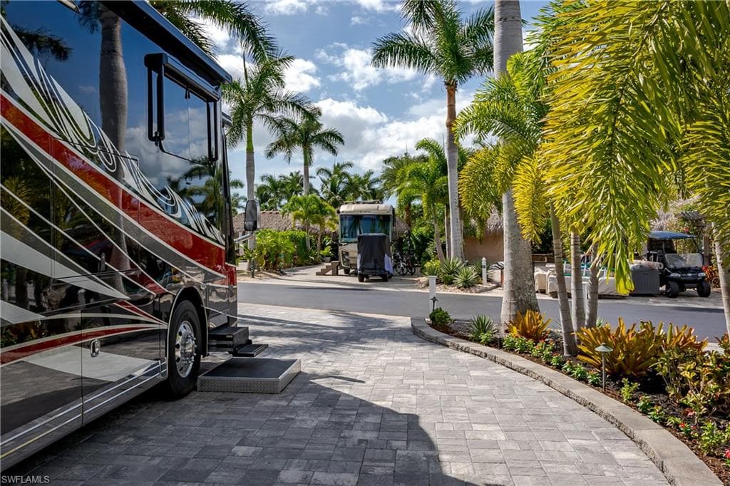 13547 Snook CIR, NAPLES FL 34114-21