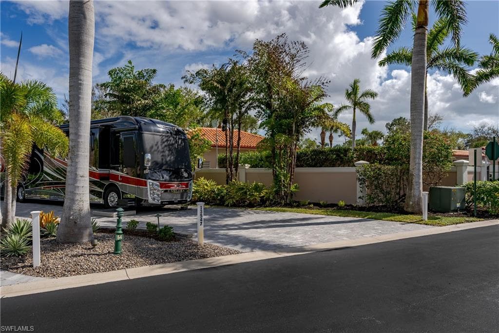 13547 Snook CIR, NAPLES FL 34114-28