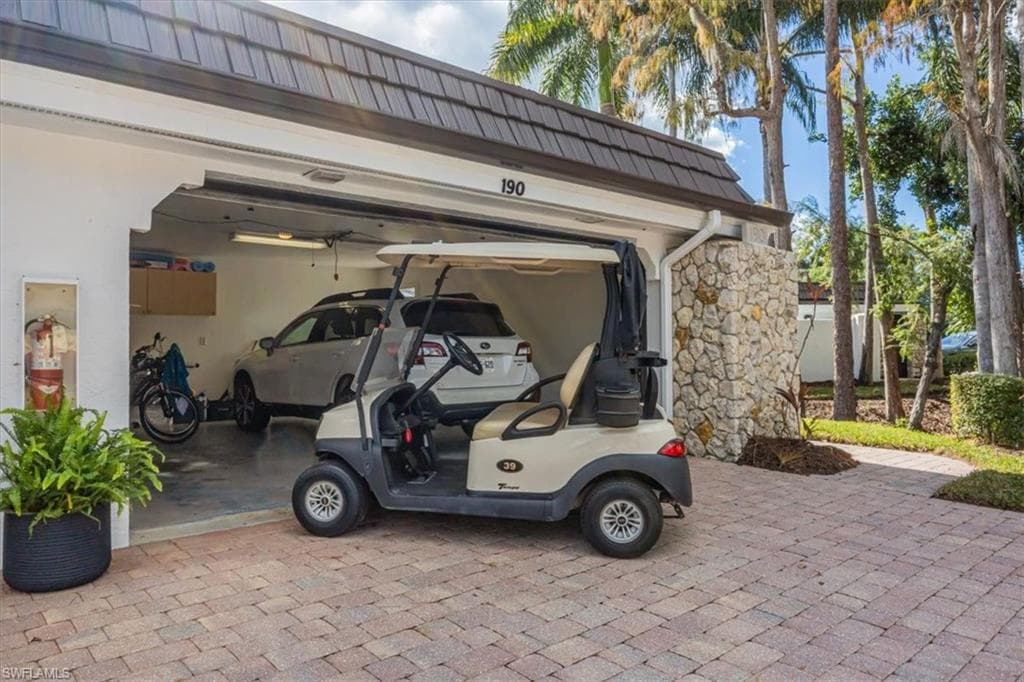 190 Bears Paw TRL, NAPLES FL 34105-23