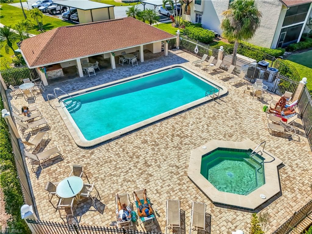 8595 Charter Club CIR # 7, FORT MYERS FL 33919-33