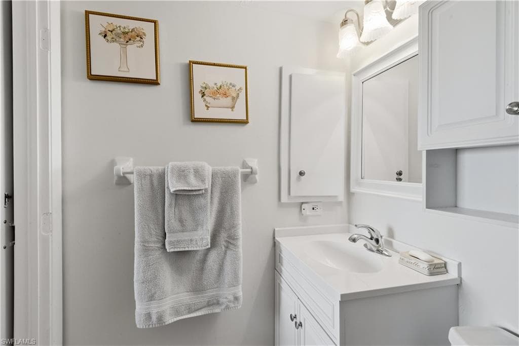 8595 Charter Club CIR # 7, FORT MYERS FL 33919-32