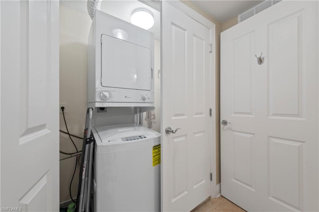 2825 Palm Beach BLVD # 214, FORT MYERS FL 33916-22