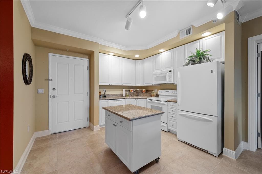2825 Palm Beach BLVD # 214, FORT MYERS FL 33916-9