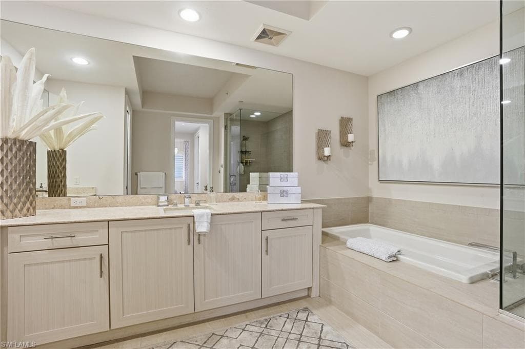 1030 3rd AVE S # 417, NAPLES FL 34102-25