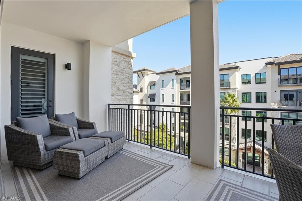 1030 3rd AVE S # 417, NAPLES FL 34102-32