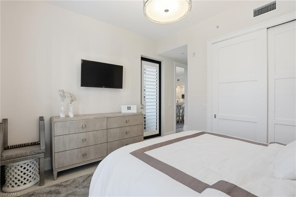 1030 3rd AVE S # 417, NAPLES FL 34102-28