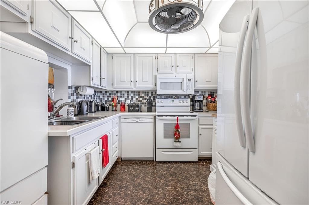 1660 Pine Valley DR # 210, FORT MYERS FL 33907-3