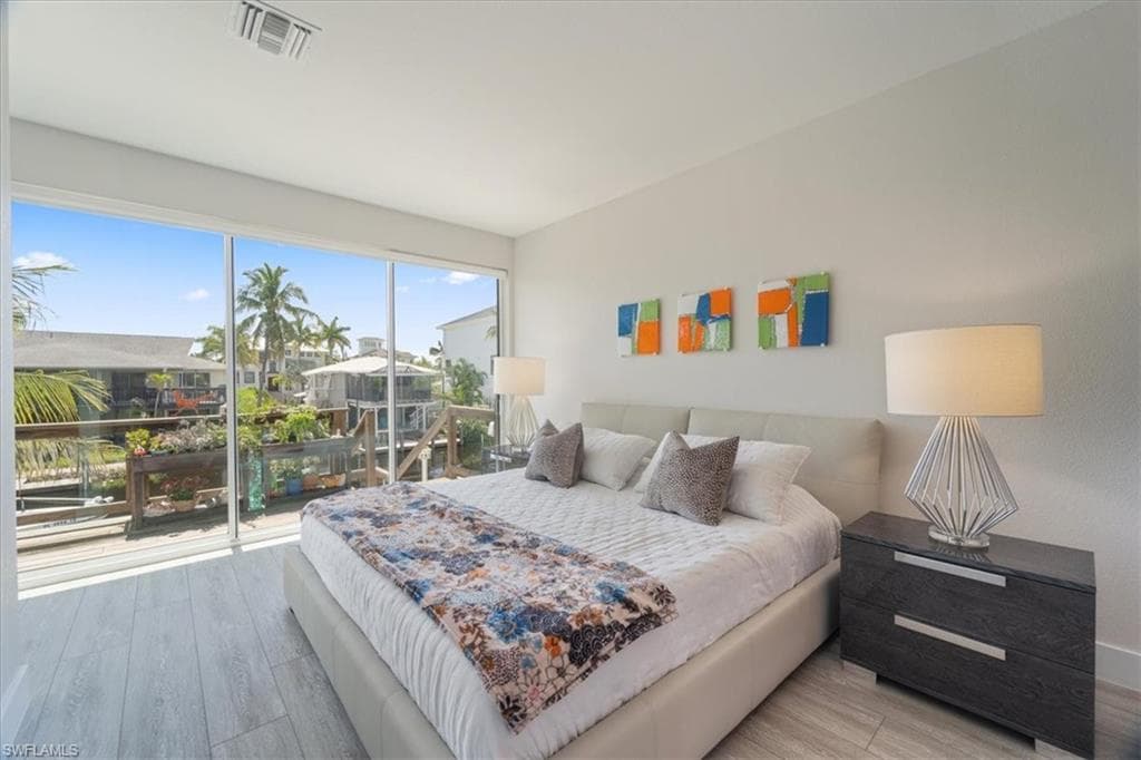 1282 Venetian WAY-21