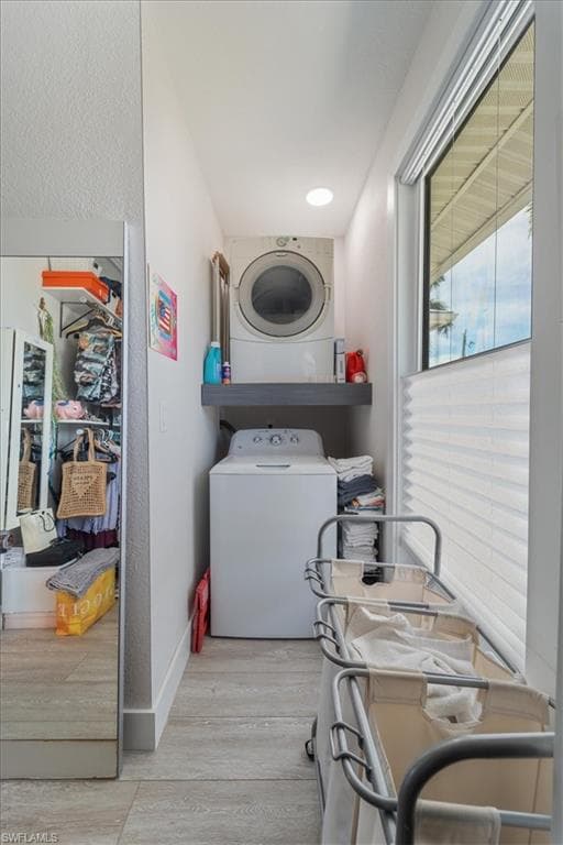 1282 Venetian WAY-28