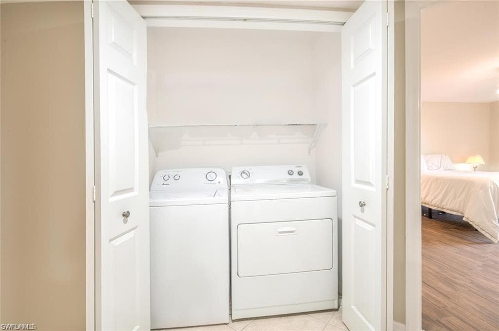 9589 Crescent Garden DR # 102, NAPLES FL 34109-16