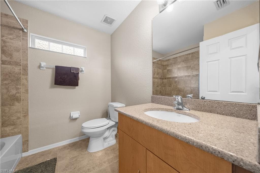 2084 Cape Heather CIR, CAPE CORAL FL 33991-21