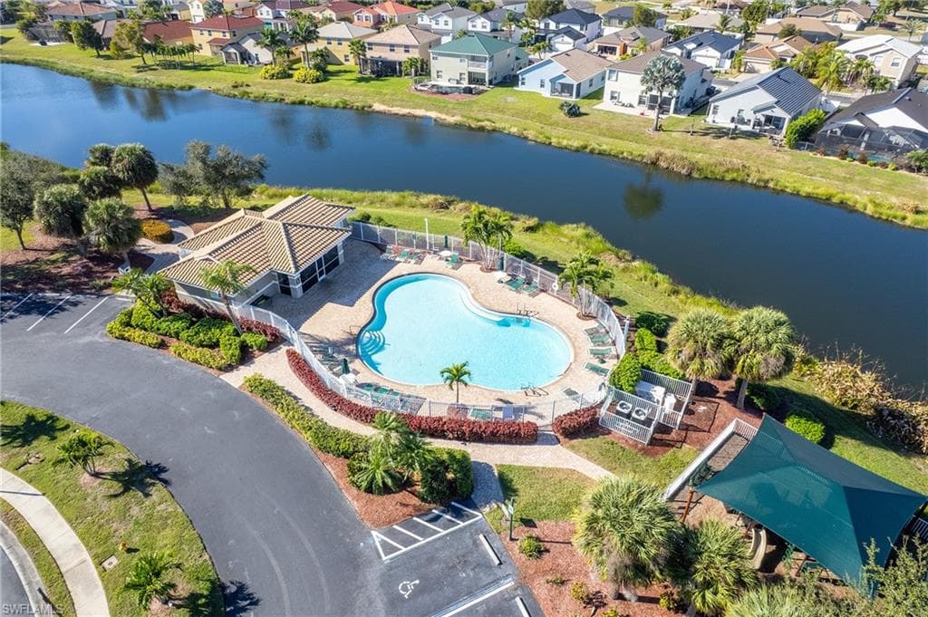 2084 Cape Heather CIR, CAPE CORAL FL 33991-34