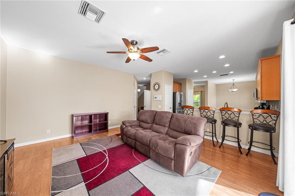 2084 Cape Heather CIR, CAPE CORAL FL 33991-13