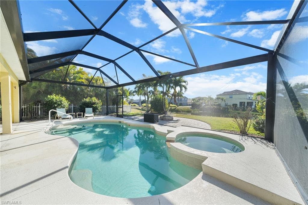 2084 Cape Heather CIR, CAPE CORAL FL 33991-29