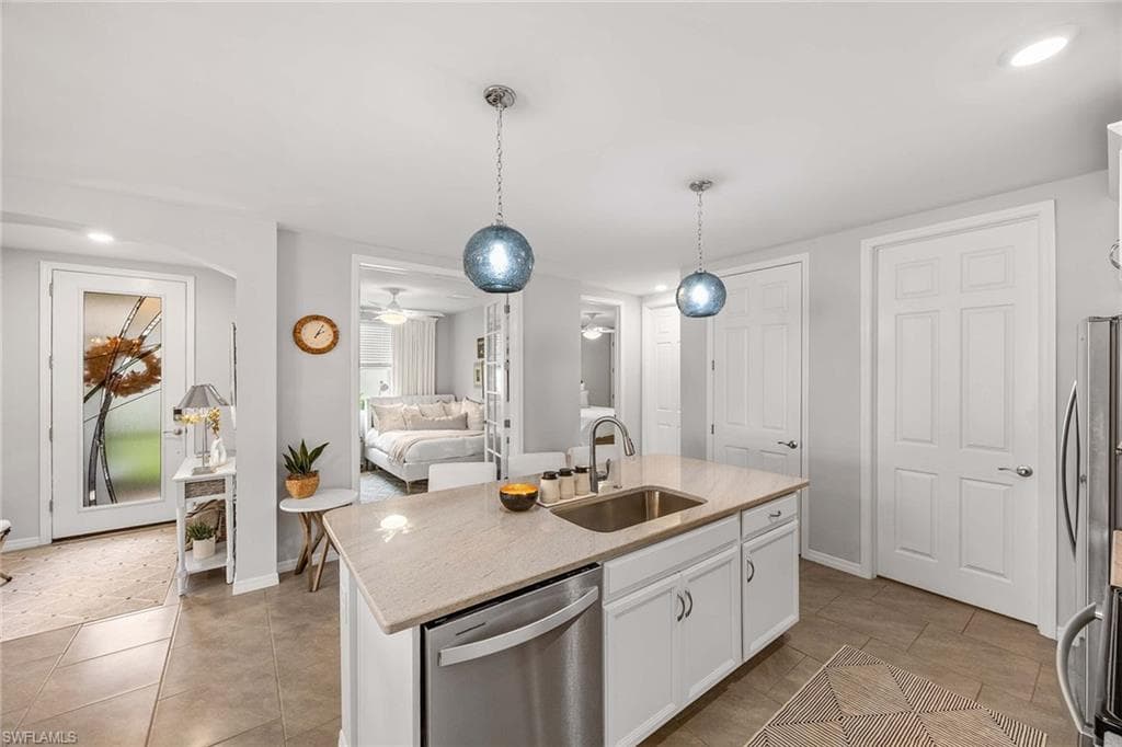 14610 Edgewater CIR-15