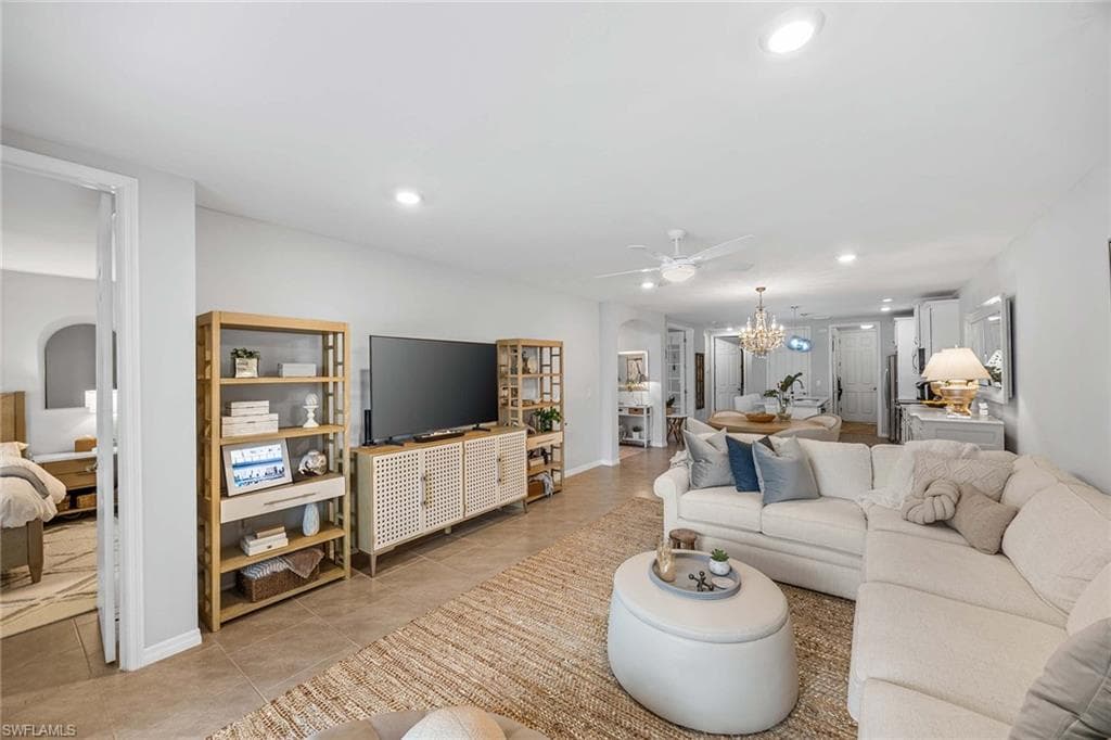 14610 Edgewater CIR-11