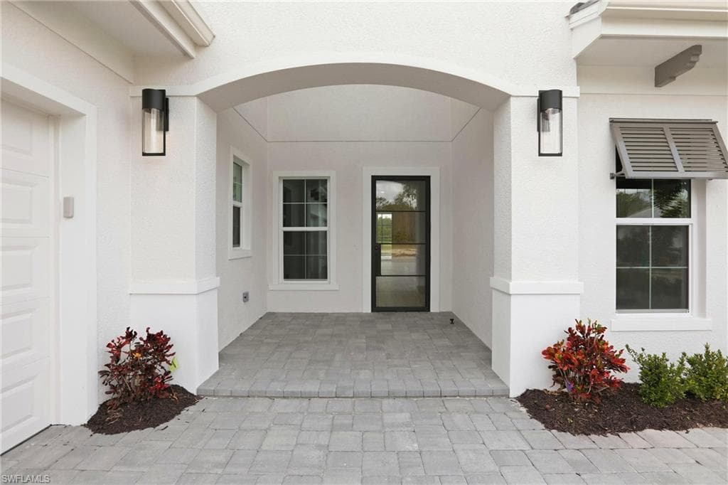 9661 Moonflower LN, OTHER FL 34114-2