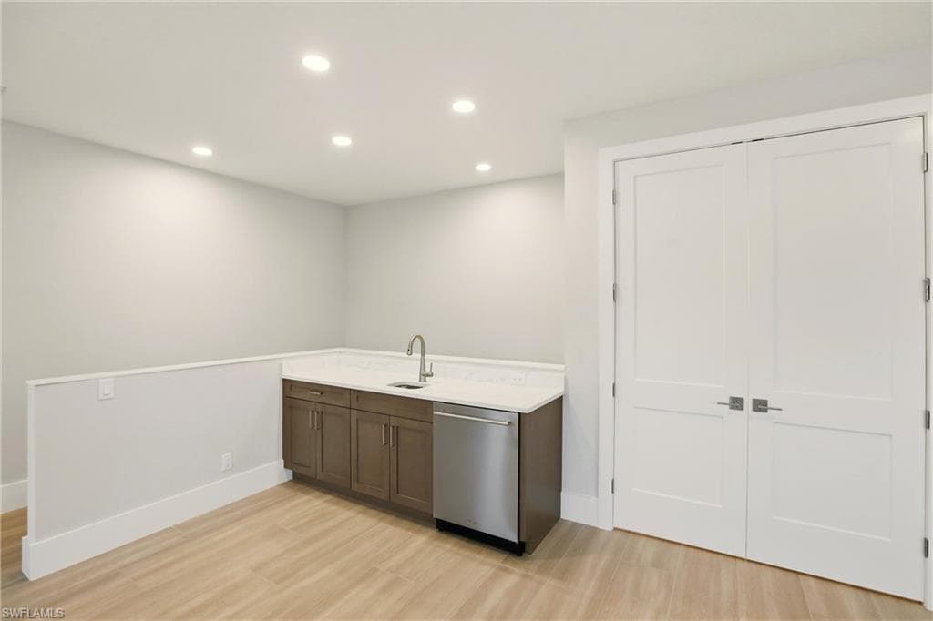 9661 Moonflower LN, OTHER FL 34114-32