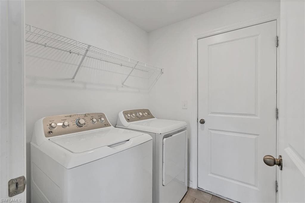 3904 Treasure Oak WAY, FORT MYERS FL 33905-23