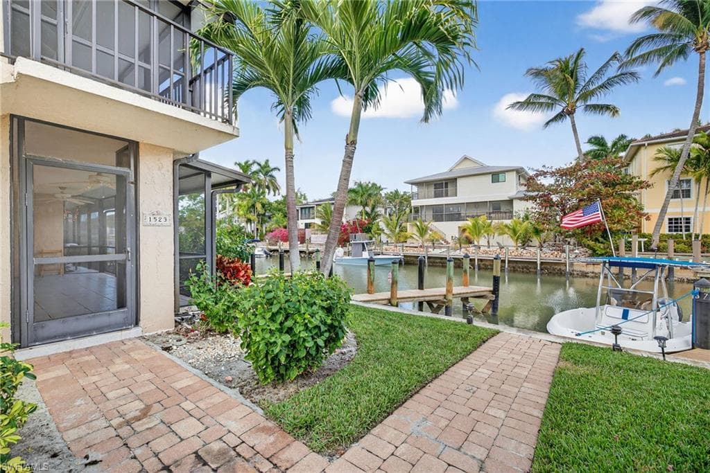 1523 Chesapeake AVE # B4, NAPLES FL 34102-1