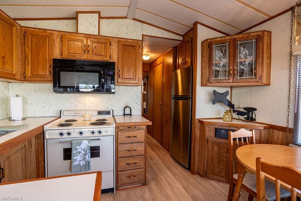 8516 Pepperwood DR, ESTERO FL 33928-12