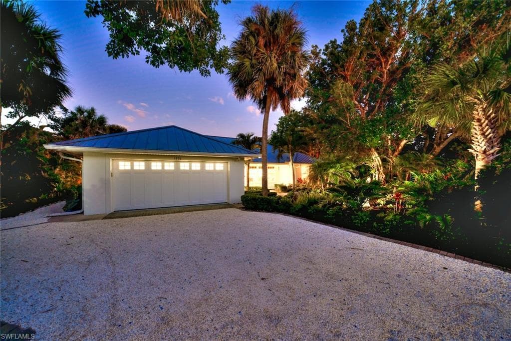 1970 Wild Lime DR, SANIBEL FL 33957-37