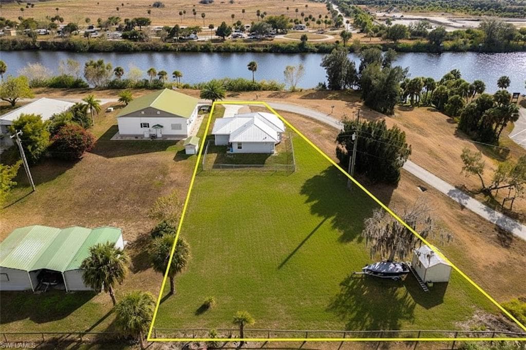 1053 Lock LN SW, MOORE HAVEN FL 33471-1