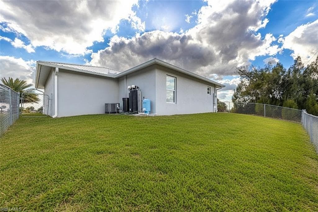1053 Lock LN SW, MOORE HAVEN FL 33471-4