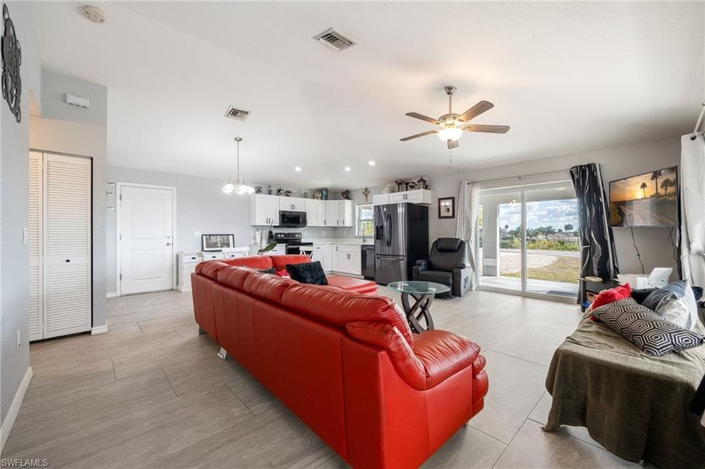 1053 Lock LN SW, MOORE HAVEN FL 33471-8
