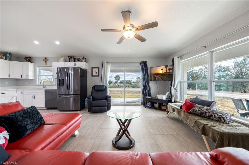 1053 Lock LN SW, MOORE HAVEN FL 33471-10
