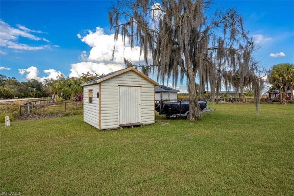 1053 Lock LN SW, MOORE HAVEN FL 33471-24