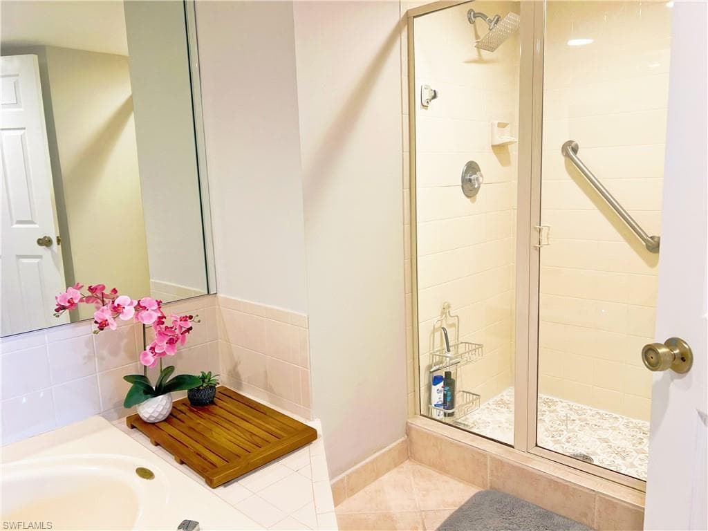 340 S Horse Creek DR # 304, NAPLES FL 34110-13