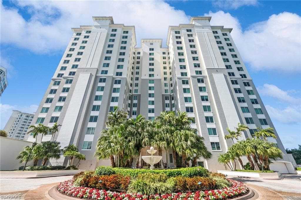 265 Indies WAY # 802, NAPLES FL 34110-45