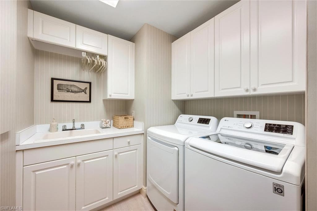 265 Indies WAY # 802, NAPLES FL 34110-38