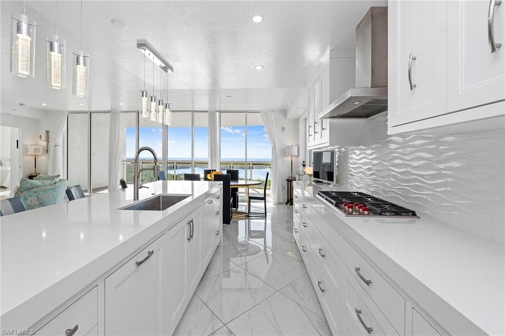 13945 Old Coast RD # 806, NAPLES FL 34110-8