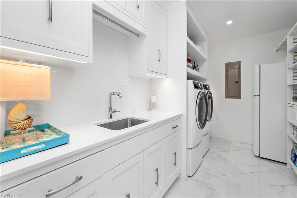 13945 Old Coast RD # 806, NAPLES FL 34110-30