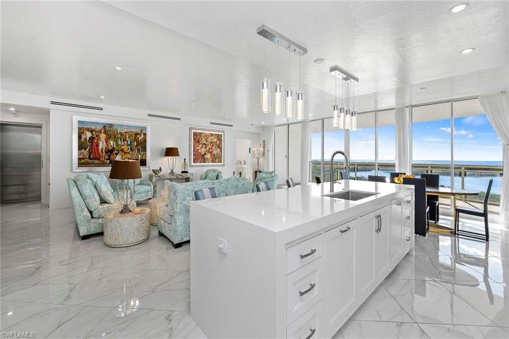 13945 Old Coast RD # 806, NAPLES FL 34110-7