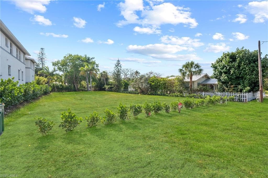 1972 FREDERICK ST, NAPLES FL 34112-2