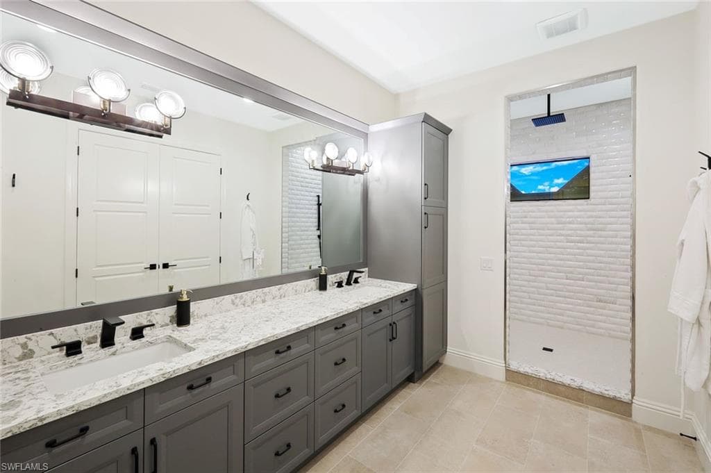 27194 Harbor DR, BONITA SPRINGS FL 34135-24