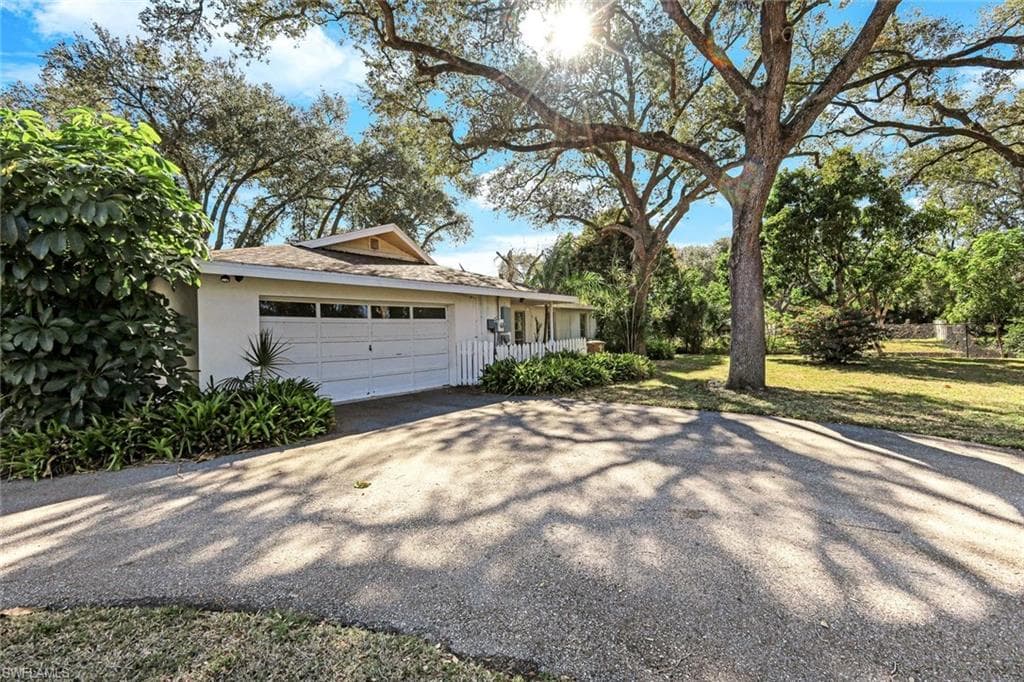 1334 Vesper DR, FORT MYERS FL 33901-25