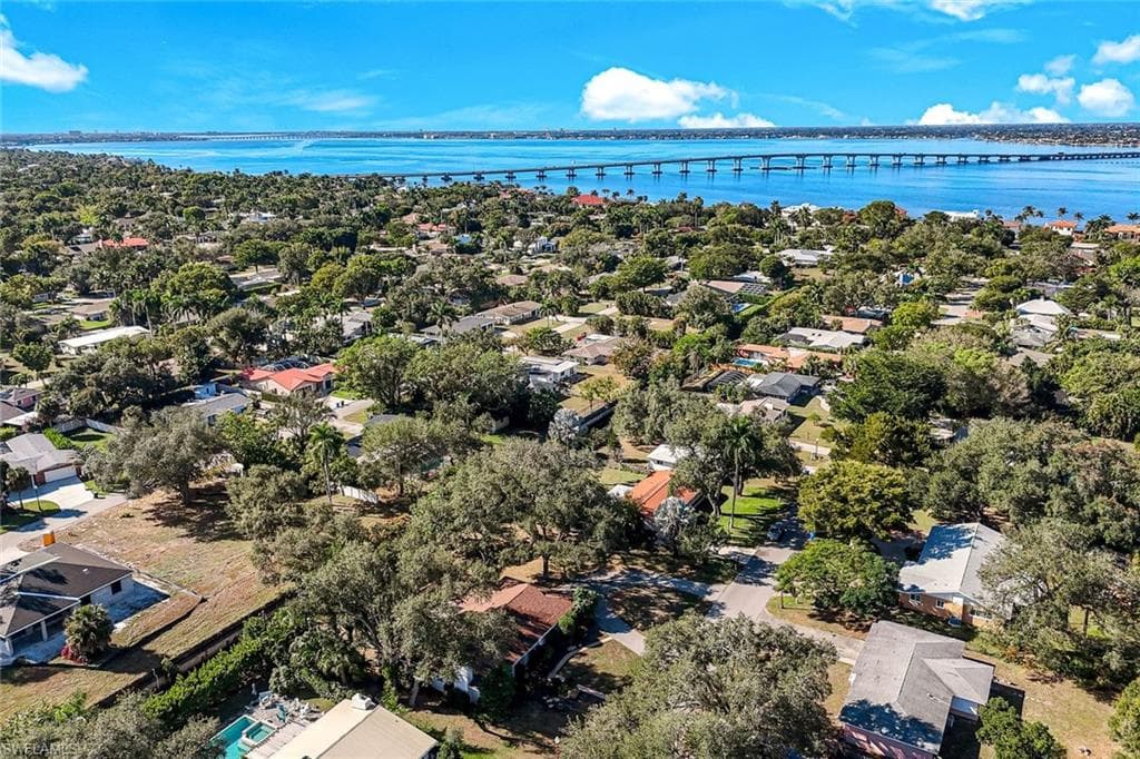 1334 Vesper DR, FORT MYERS FL 33901-32