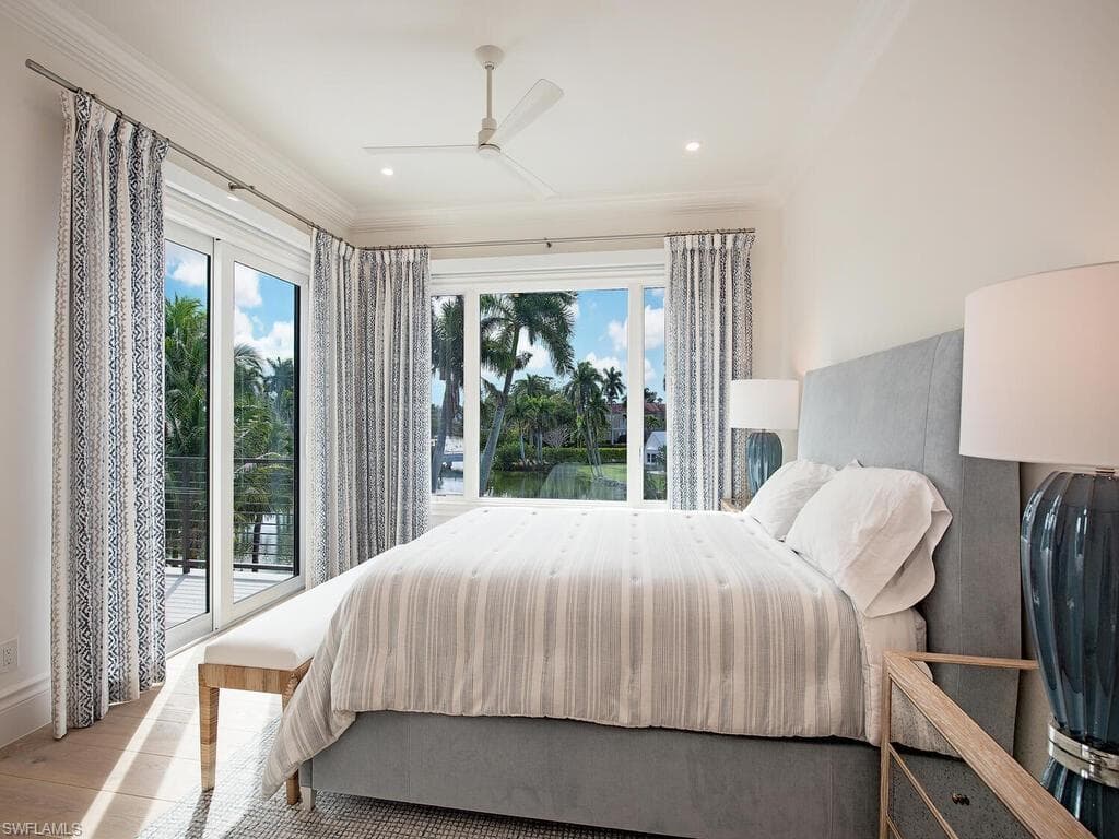 2375 Lantern LN, NAPLES FL 34102-22