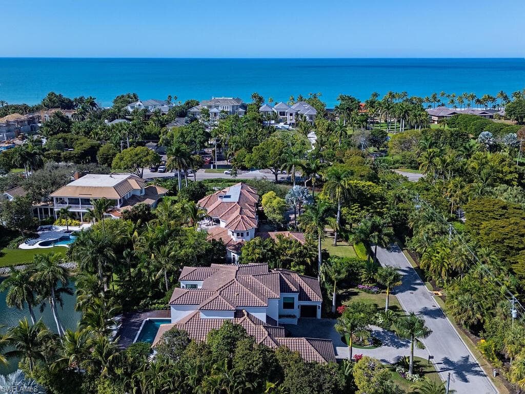 2375 Lantern LN, NAPLES FL 34102-41