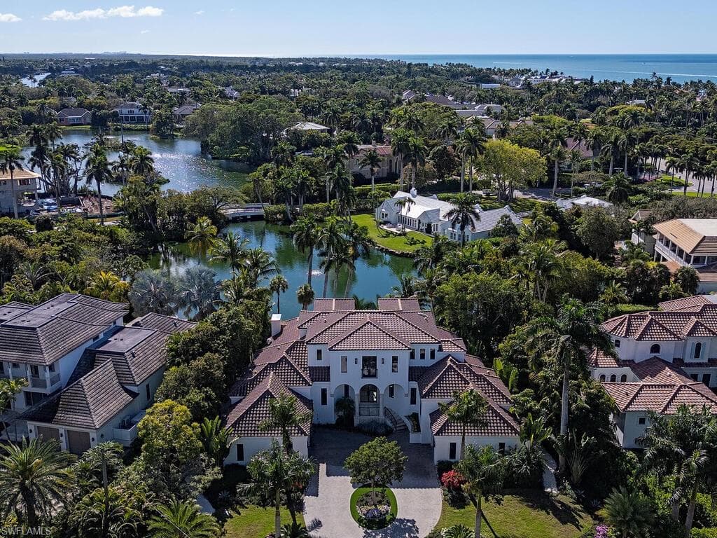 2375 Lantern LN, NAPLES FL 34102-42